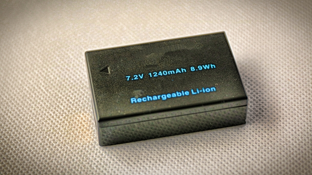 リチウムイオン電池と無機固体電解質の解説