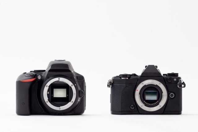 ３分でわかる技術の超キホン 「デジタル一眼レフカメラ」と「ミラーレス一眼カメラ」の違いは？